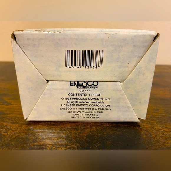 1994 Precious Moments Figurine. Artwork by the late Sam Butcher. - Picture 7 of 14